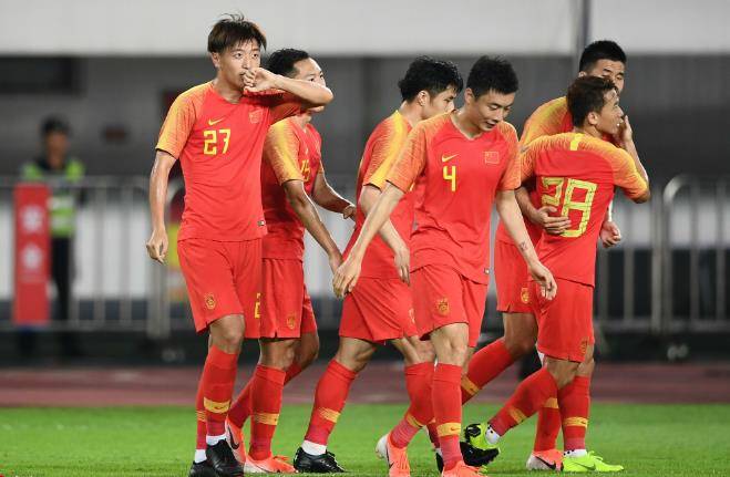 包含国足东亚杯新帅人选浮出水面，球迷建议高洪波助阵，期待重振旗鼓的词条